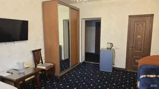 Голден Хаус - 52