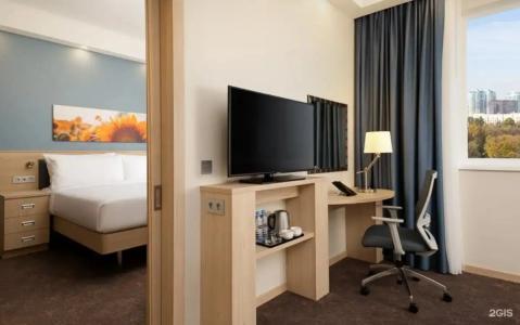 Hampton By Hilton - 44