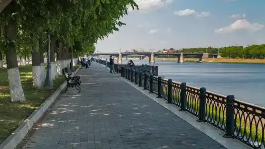 на набережной Степана Разина 15 - 14