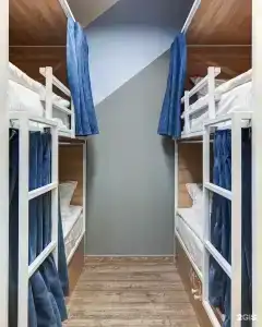 Roomy Hostel - 101