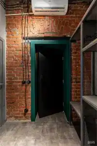 Vertical Boutique - 195