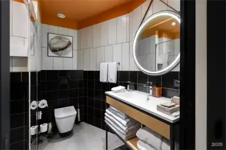 Hampton by Hilton - 21
