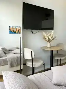 Hospitality Time - 190