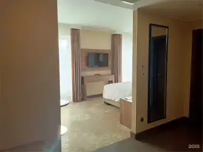 DoubleTree by Hilton - 70