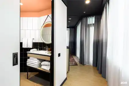 Hampton by Hilton - 20