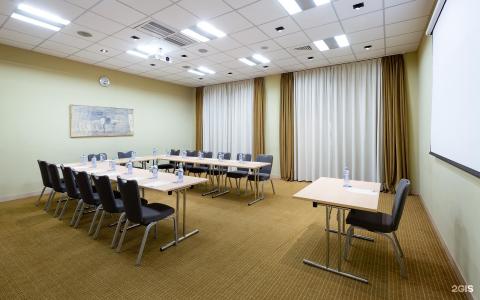 Холидэй Инн - 82