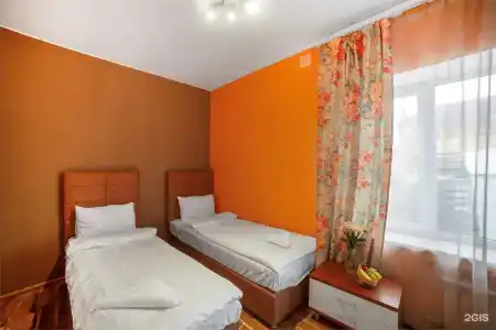 Avia House - 95