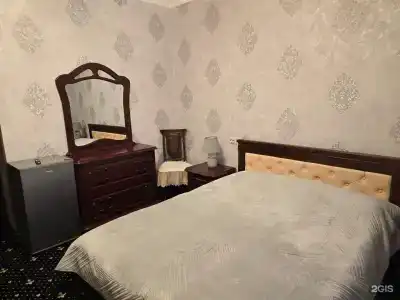 Голден Хаус - 80