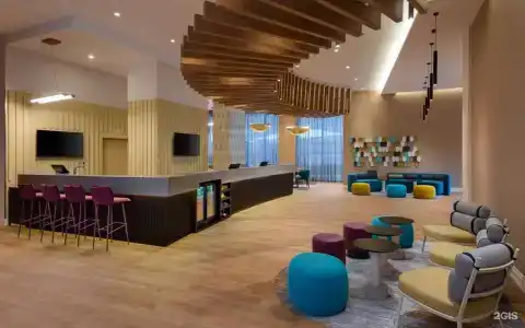 Hampton By Hilton - 4