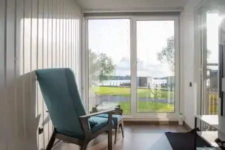 Мыс на Неве - 156