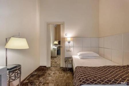 Амбассадори - 115