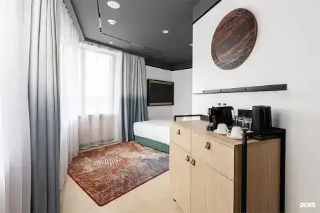 Hampton by Hilton - 9