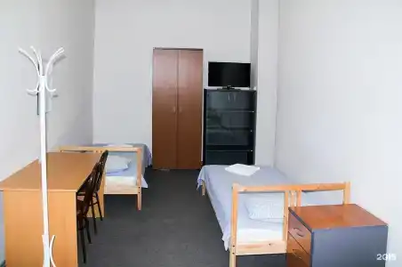 AHOSTEL - 40