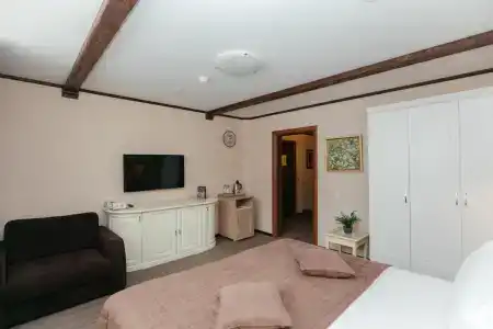 Губернский - 142