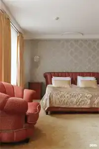 Кремлевский - 184