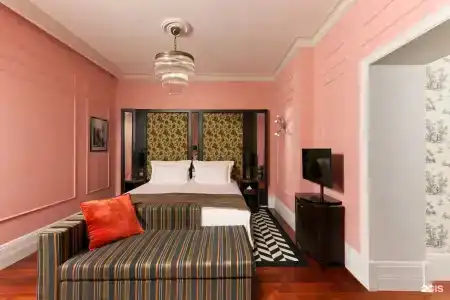 Dom Boutique Hotel - 168