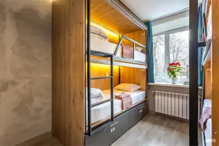 M&DHost - 229