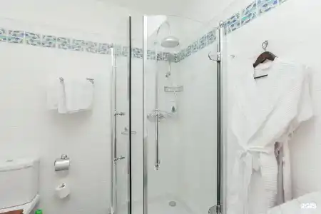 Губернский - 129