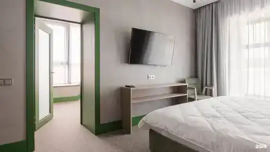 Green Doors - 122
