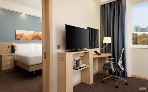 Hampton By Hilton - 24