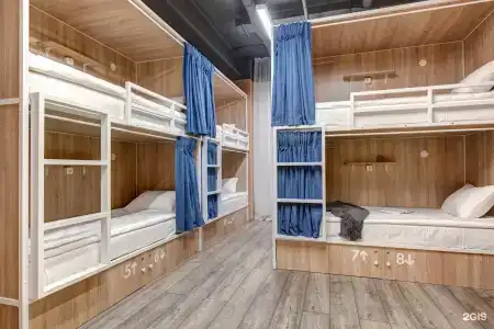 Roomy Hostel - 111