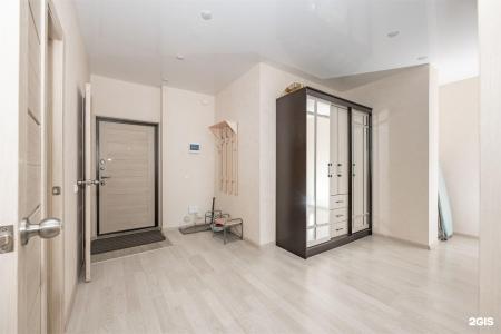 ИЛНЕ Двухкомнатная квартира на улице Республики - 15