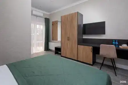 M House - 95