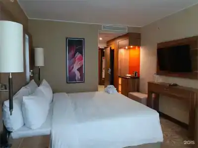 DoubleTree by Hilton - 57