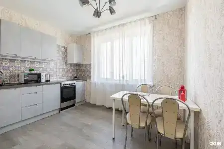 Студия, Павлюхина 110г - 4