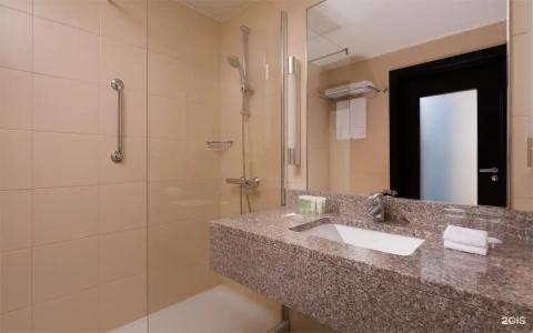 Cort Inn - 75