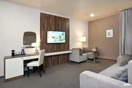 L'Hotel - 4