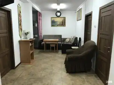 У Музея - 2
