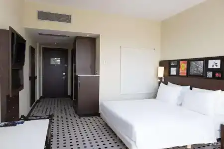 Radisson Blu - 24