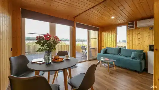 Мыс на Неве - 100