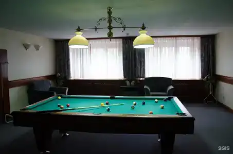 Нефтяник - 1