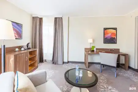 DoubleTree by Hilton - 95