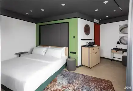 Hampton by Hilton - 7