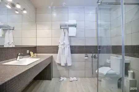 L'Hotel - 12