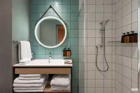 Hampton by Hilton - 26