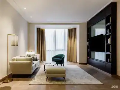 Hyatt Regency - 93