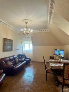 Manor House - 112