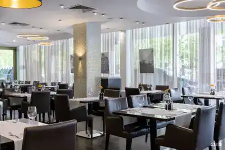 Radisson Blu Hotel - 13