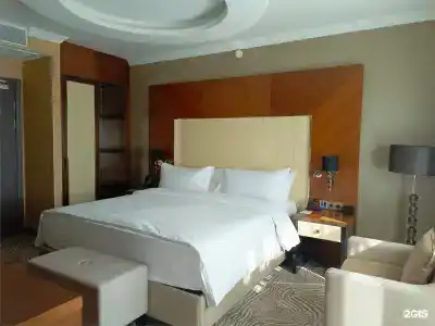 DoubleTree by Hilton - 102