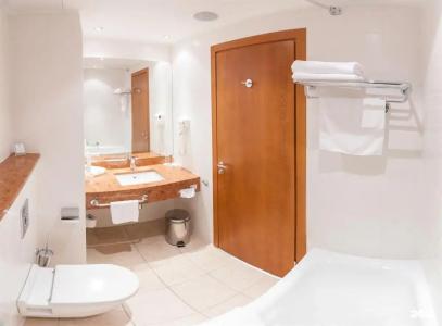 Холидэй Инн - 131