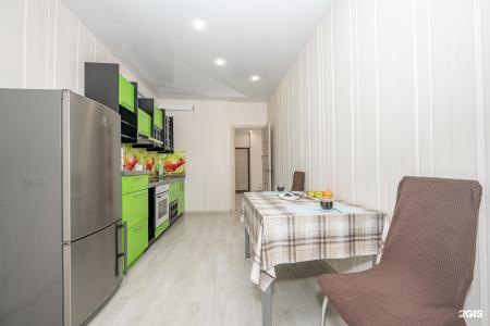 ИЛНЕ Двухкомнатная квартира на улице Республики - 11