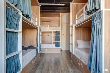 Roomy Hostel - 107