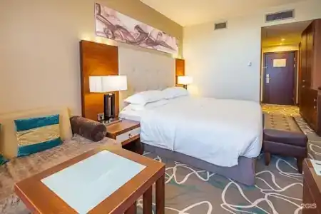 Sheraton Skypoint Luxe - 135