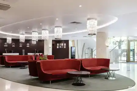 Radisson Blu Hotel - 4