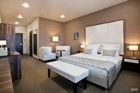 L'Hotel - 23