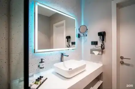 Октябрьская - 208